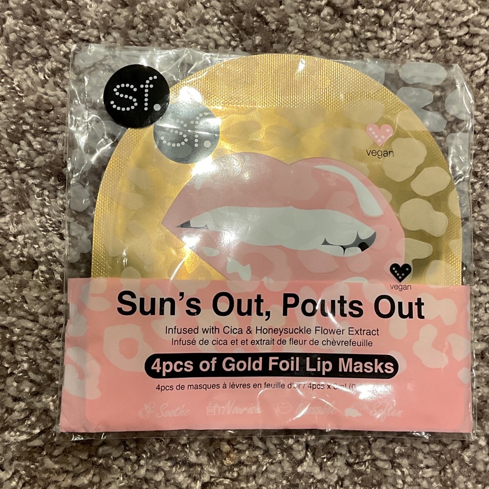 Gold Foil Lip Masks - 4pcs BRAND NEW!